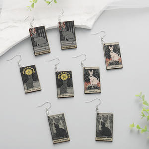 Nouvelles boucles d'oreilles en acier inoxydable écologiques vintage unisexes, style européen américain, motif de carte de tarot, cloche - Product Image 4