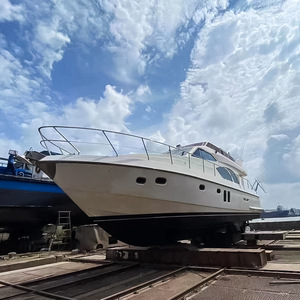 Yacht di Lusso Sportivo in Vetroresina da 53 Piedi con Motore Entrobordo per Uso Marino e Turismo - Product Image 3