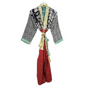 Robe kimono élégante de style japonais pour femmes, design traditionnel, longueur intégrale, 100% soie, col en V, fermeture à cordon, été - Product Image 1