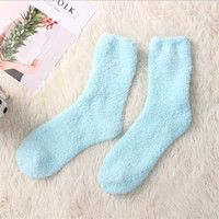 Vente en gros de chaussettes thermiques en éponge pelucheuse Hiver Intérieur Chaussettes unisexes moelleuses pour femmes