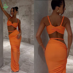 Atractivo Conjunto de Falda Larga de 2 Piezas para Mujer Ropa de Playa Top Corto de Tirantes y Falda con Abertura Alta para Chicas - Product Image 3