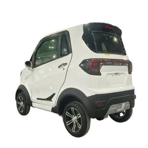 Voiture électrique quatre roues, mini berline avec batterie au lithium, intérieur lumineux, caméra arrière pour le transport de passagers - Product Image 4