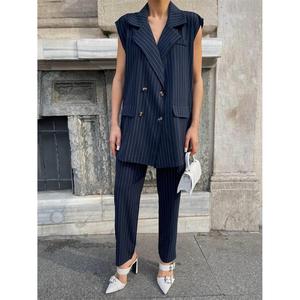 Ensemble veste longue rayée et pantalon Polviscon bleu marine pour femme, avec décoration boutonnée en laine peignée - Product Image 2