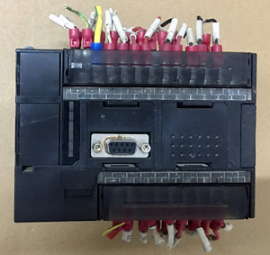 Contrôleur PLC, capteur, contrôleur logique programmable, neuf d'origine CP1L-M30DT-D - Product Image 1