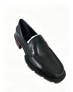 รองเท้าโลฟเฟอร์หนังเย็บมือสำหรับผู้ชายจาก Ferragamo ให้ความสบายและสไตล์ระดับพรีเมียม - Product Image 1