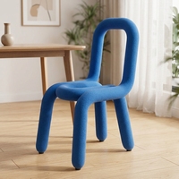 Chaise Alien pas chère, style postmoderne, luxe léger, chaise individuelle minimaliste, inspirée d'Instagram, chaise de salle à manger nordique, créative et moderne