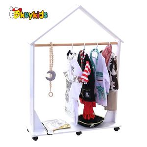 Vente en gros de cintres en bois pour enfants avec étagère de rangement W09B100 pour le rangement des vêtements - Product Image 3
