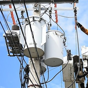 Трансформаторы однофазные маслонаполненные стоечного типа, стандарт ANSI, 50/60 Гц, 10 кВ/11 кВ, 50 кВА/100 кВА, 15 кВА, для распределительных систем 110В, 380В, 440В - Product Image 3