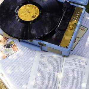 R103 moderno de gama alta portátil <span class=keywords><strong>maleta</strong></span> estilo gramófono 3 velocidades Vintage vinilo Lp <span class=keywords><strong>tocadiscos</strong></span> con grabación USB - Product Image 3