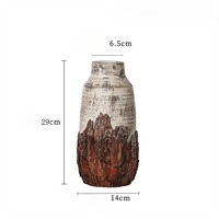 Vas Meja Keramik Ramah Lingkungan Ringan dengan Relief Kayu Pinus Antik yang Dilukis Tangan untuk Dekorasi Bunga Kering di Restoran