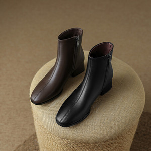 Bottes d'hiver et d'automne pour femmes, chaussures en cuir à talon de couleur marron et noir, bottes classiques pour femmes - Product Image 3