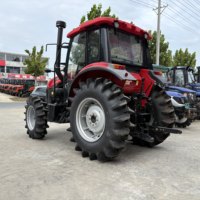 Traktor Pertanian YTO 80HP 4WD Kabin Tertutup Transmisi 12-Percepatan dengan Banyak Port Output Hidrolik untuk Produktivitas Tinggi di Lahan Sawah dan Lahan Kering