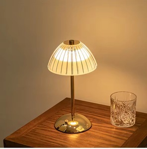Bắc Âu cổ điển Đèn bàn có thể sạc lại thiết kế không dây với điều chỉnh độ sáng vô cấp AC cung cấp điện lampe de bảng - Product Image 2