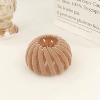 En gros, accessoire de coiffure rétractable en plastique style doux, avec velours floqué, design nid d'oiseau et boule en fer, pour maintien de queue de cheval haute