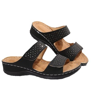 Pantuflas Estilo Tenis con Suela Gruesa y Plataforma, Diseño Multicolor, Ligeras y Adecuadas para Playas de Arena - Product Image 4