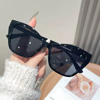 Nouvelles lunettes de soleil œil de chat pour femme, mode, protection UV400, populaires, en plastique, confortables, lunettes de soleil pour femme