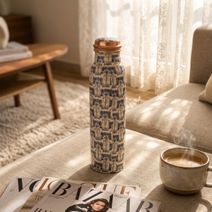 Bouteille en cuivre artisanale, œuvre d'art Meena, bouteille ayurvédique en cuivre avec impression mandala, bouteille d'eau en cuivre pur 1L, design mandala - Product Image 1