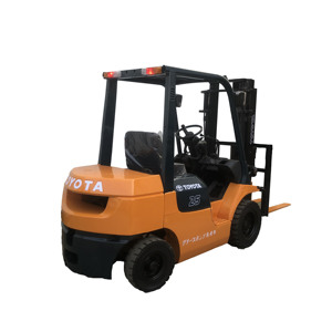 Toyota <b>Forklift</b> 2.5T Diesel Engine Powered Industrial Lift Truck with Cab and Safety Frame for Certified 0-2000 Hours - Product Image 1