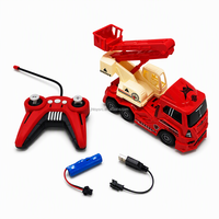Camion de pompiers RC 1:18 avec échelle, véhicule d'urgence de simulation avec batterie 3.7V, câble USB, télécommande 4CH, jouet pour enfants