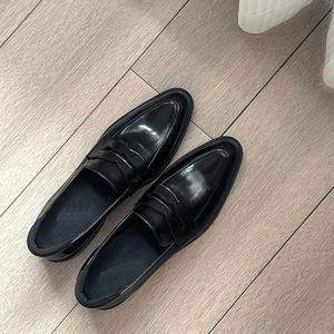 Prix d'usine super attractif : Embrassez la tendance des chaussures et rehaussez votre style avec des options modernes et chics. - Product Image 1