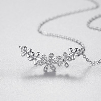 Collar de Plata de Ley 925 con Microincrustaciones de Circonitas en Forma de Flor de Margarita para Mujer