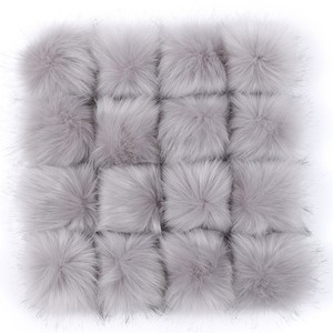 Fabrik preis Großhandel gefälschten Fuchs 12cm Pelz Pompon Faux Waschbär Pelz Pom Pom Ball mit Druckknopf - Product Image 4