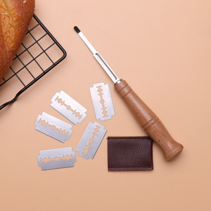 Coupe-pain en acier inoxydable, diviseur de pâte avec manche en bois de hêtre, couteau à baguette, coupe-pain, couteau de boulanger - Product Image 1