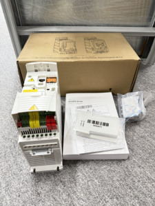 ACS355 Series ACS355-03U-07A5-2 <strong>Inverter</strong> ACS355-03U-07A5-2 Three-phase <strong>220V</strong>, 1.5KW Factory Direct Sale - Product Image 1