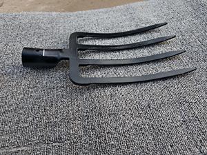 Fourche de jardin en acier monobloc de haute qualité <span class=keywords><strong>à</strong></span> quatre <span class=keywords><strong>dents</strong></span> pour creuser - Product Image 3