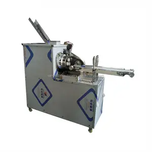 Automatic snack maker for fried pretzel dough twist forming making machine