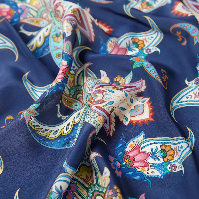 Haut de gamme, bon marché, populaire, 100% soie, impression numérique, tissu en soie imprimé Paisley pour robes et vêtements décontractés