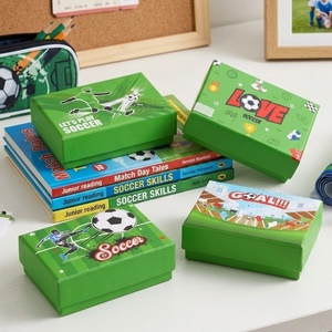 <span class=keywords><strong>Caja</strong></span> <span class=keywords><strong>de</strong></span> Regalo Rectangular con Tapa y Base Coloridas, con Diseño <span class=keywords><strong>de</strong></span> Fútbol, <span class=keywords><strong>para</strong></span> Empaque <span class=keywords><strong>de</strong></span> Accesorios Colgantes, <span class=keywords><strong>para</strong></span> Eventos Deportivos - Product Image 1