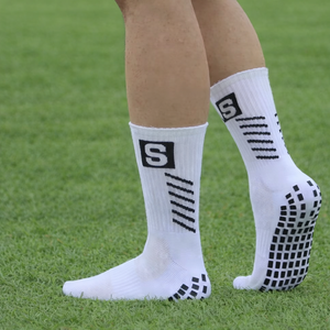 उच्च गुणवत्ता वाली विरोधी पर्ची कस्टम पकड़ मोजे डिजाइनर खेल फुटबॉल मोजे पुरुषों के लिए कस्टम लोगो फुटबॉल पकड़ मोजे - Product Image 2