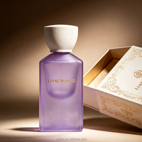 Flacon de parfum violet givré avec vaporisateur 50ml 100ml, bouchon en bois et boîte d'emballage blanche disponibles, échantillons gratuits disponibles