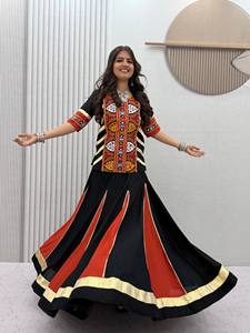 Conjunto de Lehenga Kediyu de Diseño Especial para Navratri, Calidad de Exportación, Traje Tradicional para Garba Dandiya, Disponible a Precio de Exportación - Product Image 2
