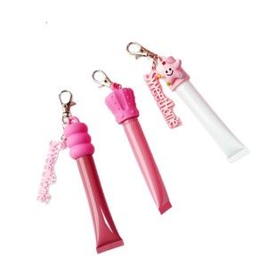 Estuche de Brillo Labial de Moda con Llavero, Soporte Portátil de Silicona para Lápiz Labial, Molde Personalizado para Bálsamo Labial, Envase Cosmético Personalizado - Product Image 4