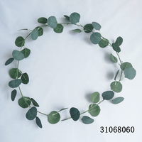 Guirlande d'eucalyptus vert floqué de 1,8 m en gros pour arche de mariage - Végétation artificielle