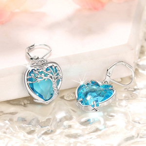 Orecchini Pendenti a Cuore Blu per Donne, Gioielli Eleganti Ispirati all'Oceano - Product Image 6
