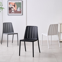 Chaise de salle à manger moderne en plastique à lattes, anti-collision, peu encombrante et écologique, avec accoudoirs, pour hôtel, restaurant, salon