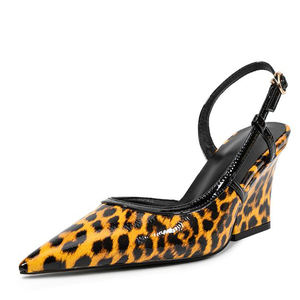 Sandales à brides à bout pointu pour femmes, grande taille 45, sexy, en cuir verni léopard, talons hauts compensés, chaussures habillées, été, large ajustement, escarpins - Product Image 1