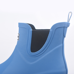 <span class=keywords><strong>Stivali</strong></span> da pioggia da <span class=keywords><strong>donna</strong></span> in <span class=keywords><strong>gomma</strong></span> con tacco basso con motivo in pelle opaca blu - Product Image 6