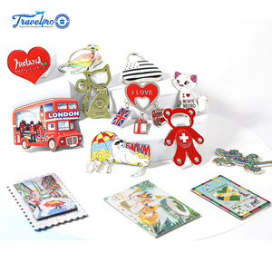 Aimants de réfrigérateur en forme de bus, souvenirs touristiques personnalisés Travelpro, logo personnalisé, dessin animé 3D en MDF - Product Image 4