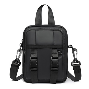 Sac à bandoulière tactique multi-poches en cuir PU personnalisé avec porte-bouteille, sac latéral de luxe pour homme, randonnée - Product Image 1