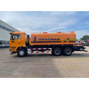 Autocarro Ribaltabile F3000 6x4 con Serbatoio d'Acqua da 20000L e Trasmissione ZF - Product Image 1