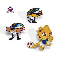 Broches de fútbol vintage personalizados Longzhiyu, insignias de metal esmaltado, calcomanías para teléfono con temática de fútbol, chapados en zinc para aficionados al deporte