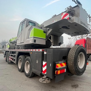 Grue mobile Zoomlion ZTC700 de 70 tonnes utilisée pour les projets de levage d'infrastructure - Product Image 3