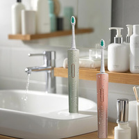 Brosse à dents électrique OEM Massage normal Blanchiment Modes de nettoyage en profondeur Brosse à dents électrique étanche IPX7 Vente en gros