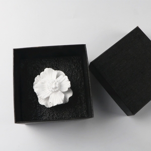 Fábrica al por mayor hogar cerámica aromaterapia difusor Base de madera perfumado yeso flores aceite esencial ambientador - Product Image 5