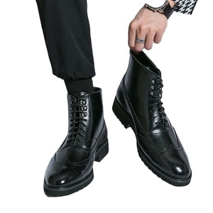 Nouvelles bottes en daim colorées de grande taille pour hommes, style classique rétro, bottes mi-hautes en PU, style brogue - Product Image 1