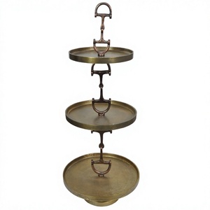 Trending Sales Horse Shoe Cake Display Stand Tres niveles Alto Celebración navideña Postre Plato Aluminio fundido Cupcakes Stand - Product Image 1